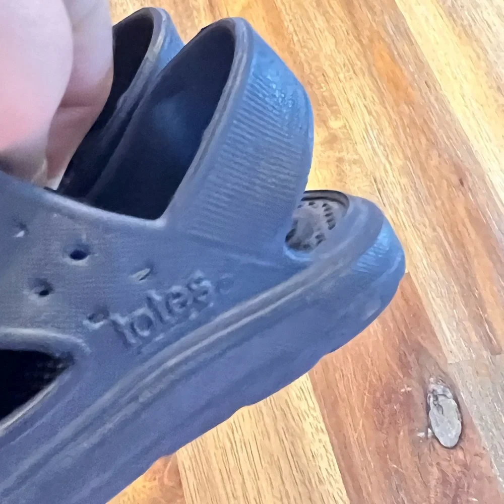 totes comfortable blue